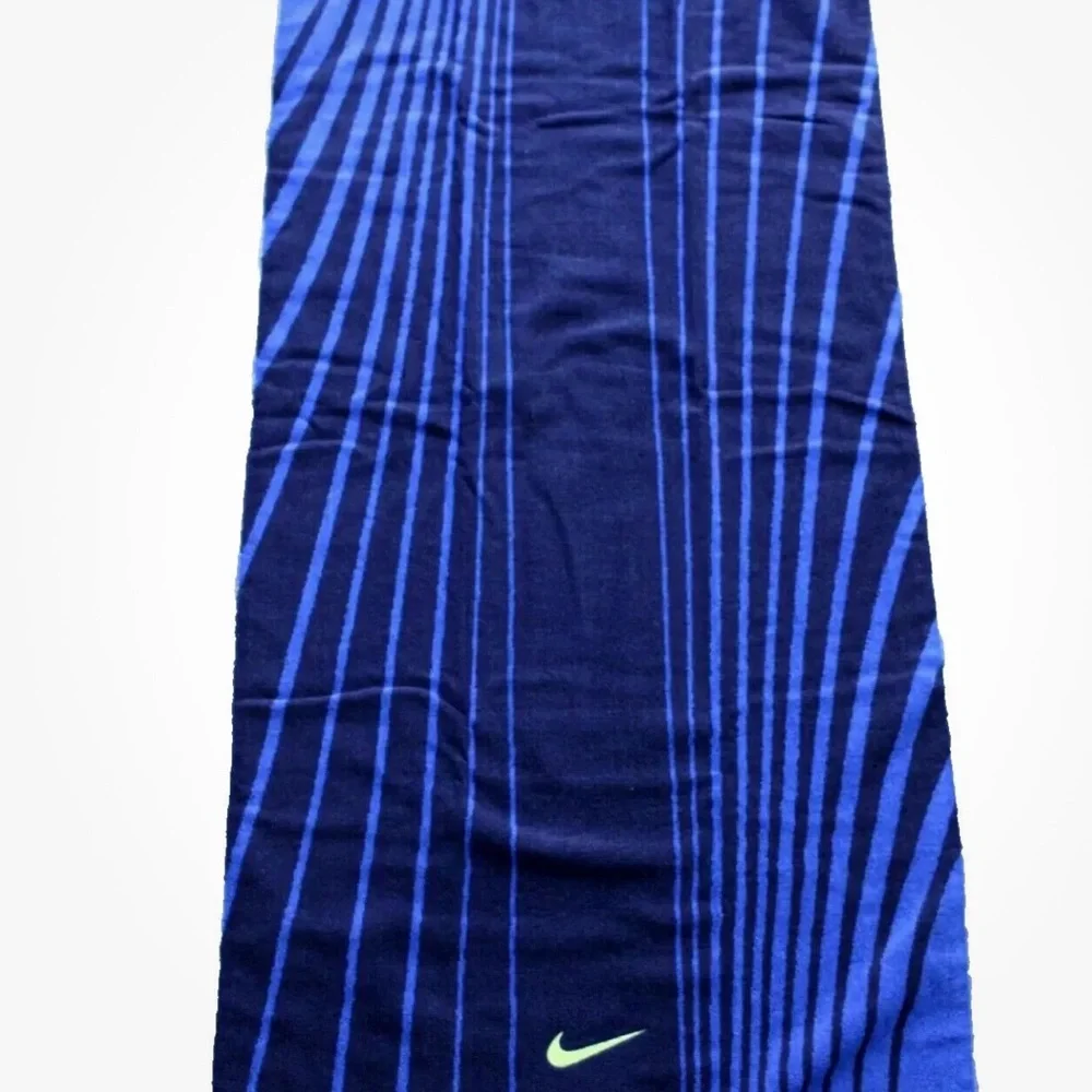 Nike Jacquard Towel Large Sport Midnight Navy/Game Royal/ Venom Green